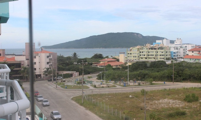 Ingleses Norte Apartment | Seaside Retreat: 9.6 Rated Apartment by the Beach