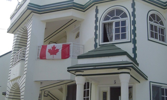 Petionville House | Elegant Stays at Complex Confort - Your Perfect Getaway