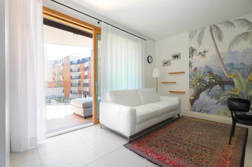 Porta Romana House | Elegant Apartment with Terrace, Gym, and Private Workspace