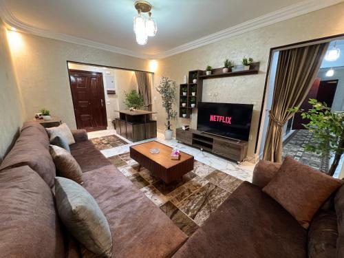As-Sayidah Zaynab Apartment | Modern Downtown Apartment with Pet-Friendly Amenities