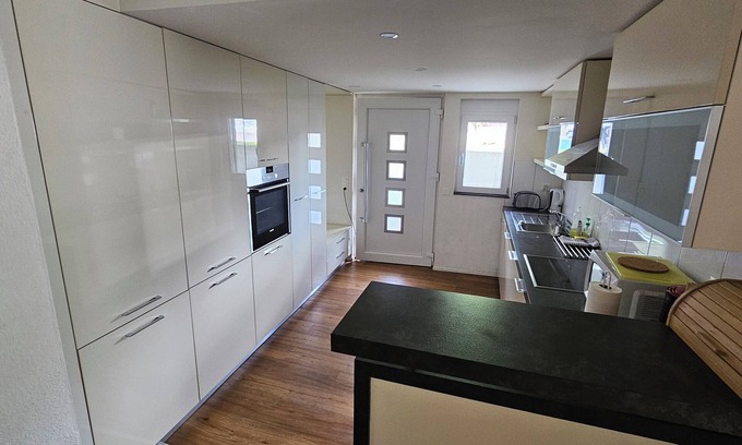 Brienz Apartment | Elegant Apartment with Garden and Hot Tub Amenities