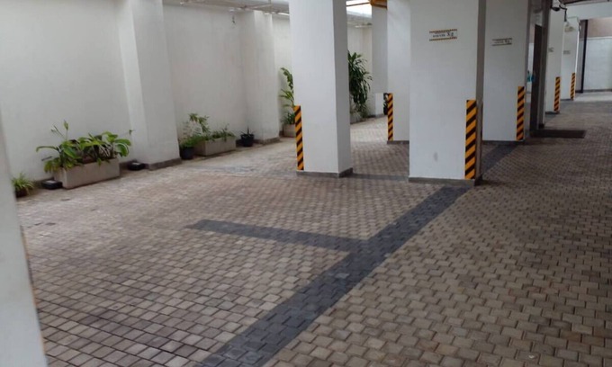 Colombo 07 Apartment | Elegant Apartment in Colombo 7 with Pool and Breakfast