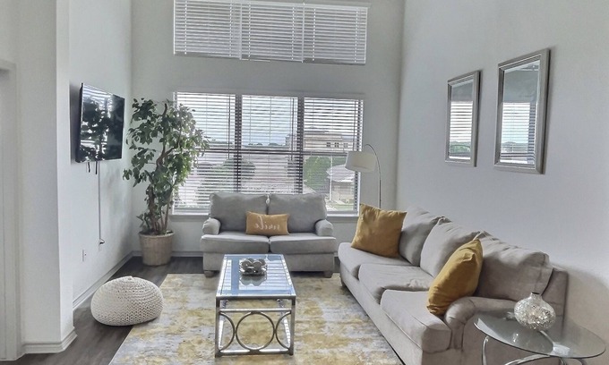 Frisco Apartment | Prime Frisco Apartment: Pet & Child Friendly Retreat