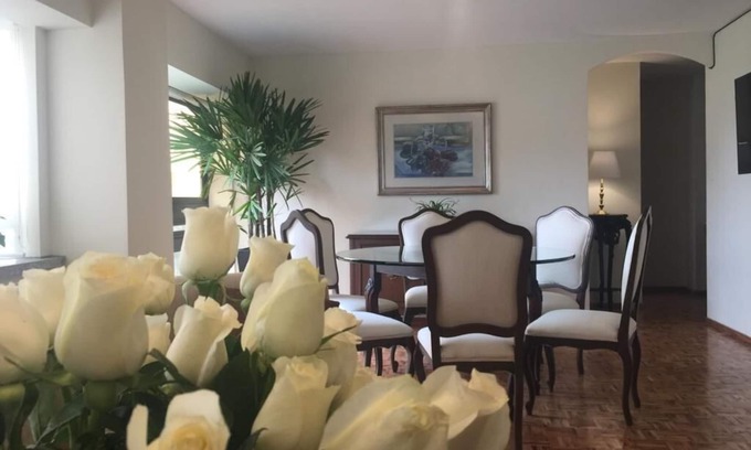 Hipodromo Apartment | Elegant Apartment in the Heart of Condesa with Spa & Kitchen