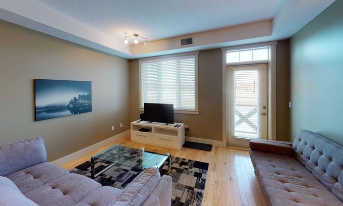 Hinton Apartment | Luxury Apartment in the Mountains