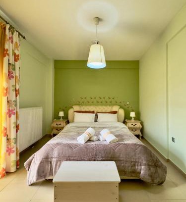 Edessa Apartment | Elegant Apartment in the City Center - Guest Rated 9.8