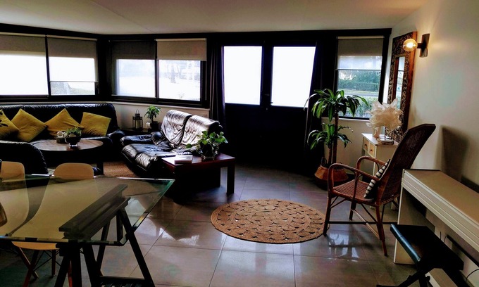 Leucate Apartment | Oceanfront Apartment in City Center - Rated 10/10 by Guests