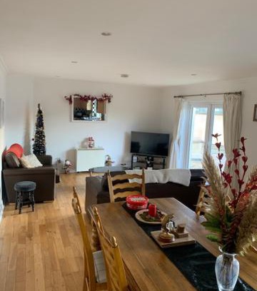 Enniskillen Apartment | Elegant Apartment in Town Centre with Hot Tub & Breakfast