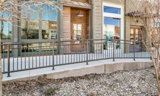 Bridgeport Apartment | Historic Downtown Bridgeport Apartment with Family Amenities