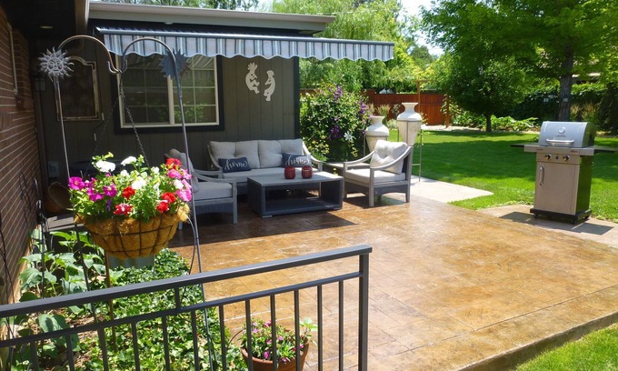 Denver Apartment | Premier Apartment in Denver with Spa and Breakfast Included