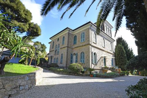 Vallecrosia Apartment | Elegant Villa Cava Apartment - Perfect for Families & Pets