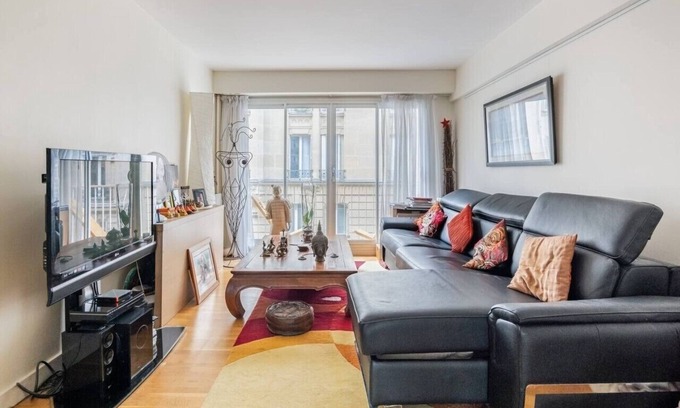 Notre-Dame-des-Champs Apartment | Elegant Apartment Steps from the Eiffel Tower with Kitchen