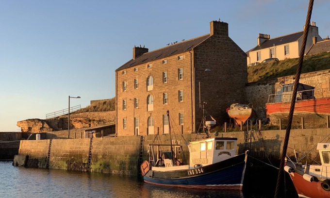 Burghead House | Unforgettable Apartment with Ocean View and Spa Access