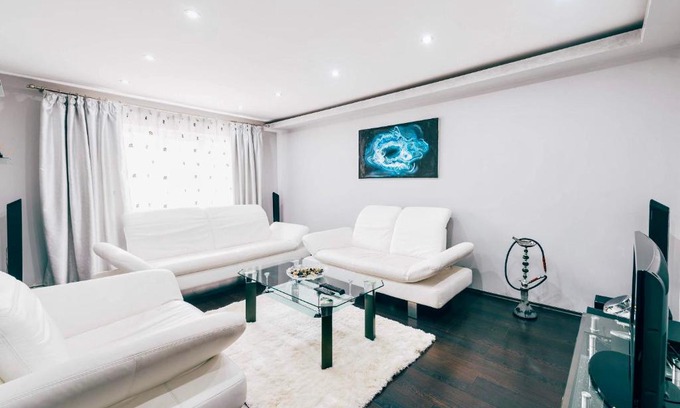 Alba Iulia Apartment | Elegant Apartment with Pet-Friendly Amenities & High Ratings
