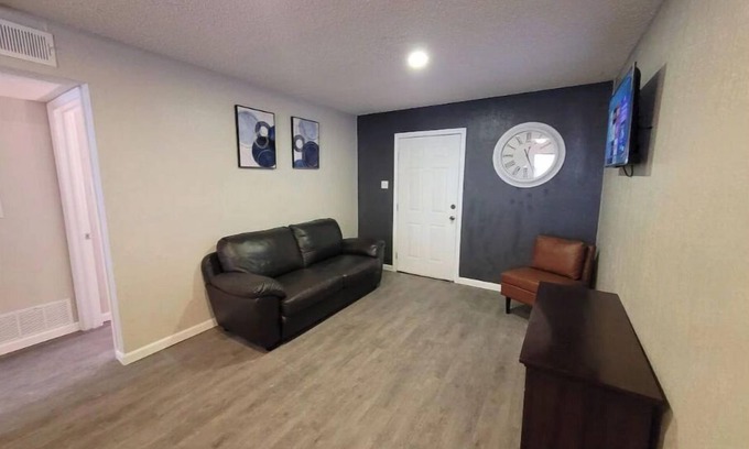 Biggs Field Apartment | Child-Friendly Luxury Apartment Suite for Unforgettable Stays