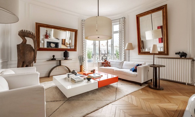 Porte-Dauphine Apartment | Elegant Apartment Near Trocadero with Spa and Pet-Friendly