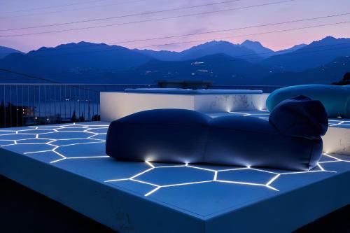 Malcesine Apartment | Elegant Oceanfront Apartment with Pool in Val di Monte