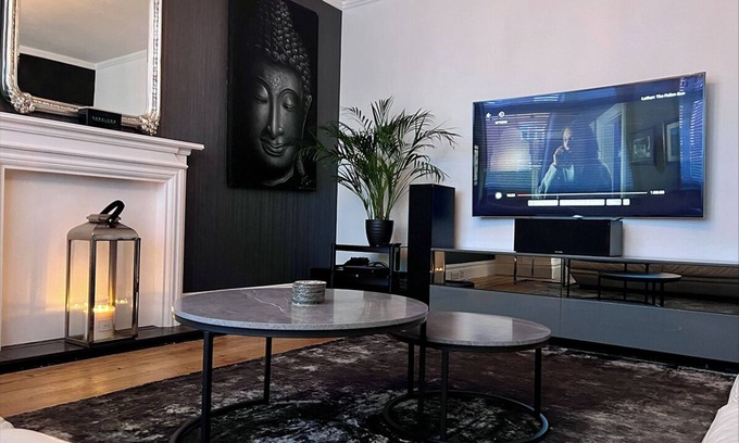 Boscombe Apartment | Oceanfront Apartment with Hot Tub - Rated 10/10 by Guests