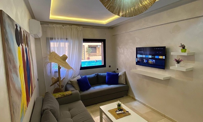 Hivernage Apartment | Luxury apartment with pool view next to the train station in Gueliz