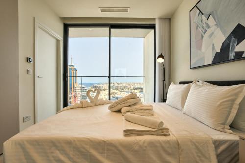 Paceville Apartment | Luxury Apartment with Panoramic Sea views in Mercury Towers