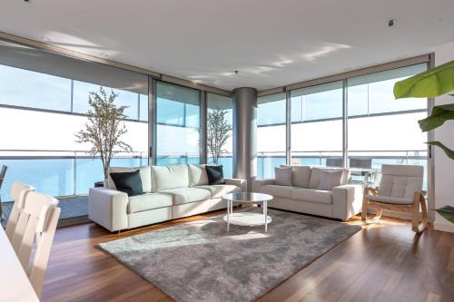 Diagonal Mar i el Front Maritim del Poblenou Apartment | Oceanfront Apartment with Spectacular Sea Views & 9.8 Rating