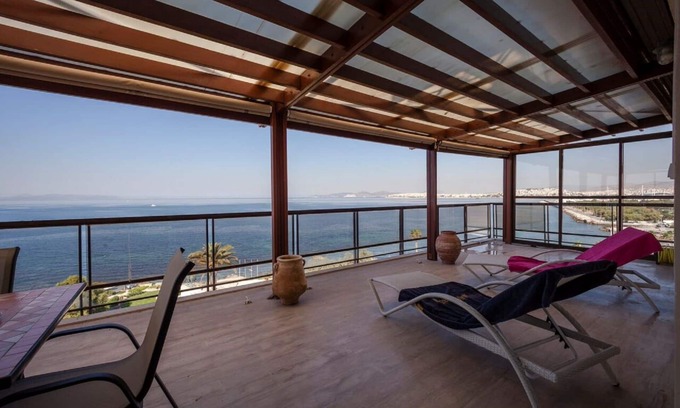 Palaio Faliro Apartment | Elegant Apartments in P.Faliro with Breakfast & Accessibility