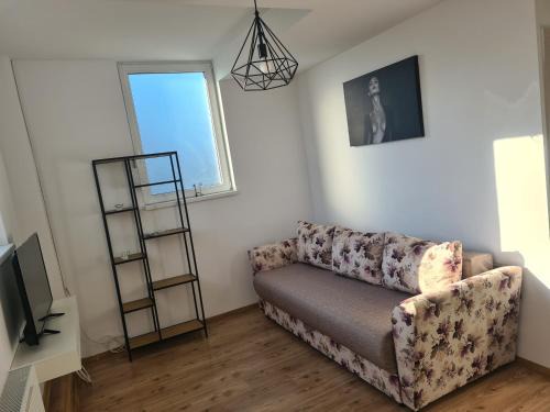 Bacau Apartment | Top-Rated Apartment in Mall Area with Spa & Hot Tub