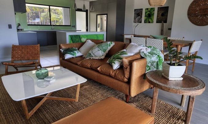 Redlynch Apartment | Valley View Apartments: Guest Rated 10/10 with Pool & Spa