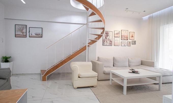 Petralona Apartment | Elegant 4-Star Apartment with Child-Friendly Amenities