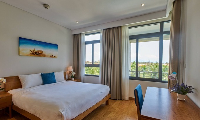 Ngu Hanh Son Apartment | Elegant Ocean Villas Resort 2BR Apt with Pool View