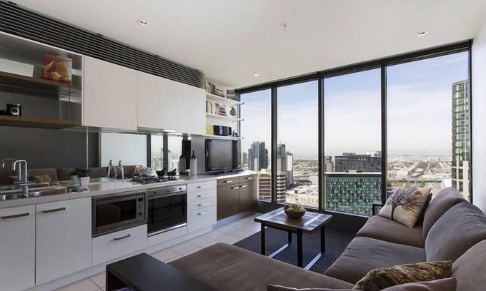 Southbank Apartment | Elegant Southbank Apartment with Ocean View & Pool Access