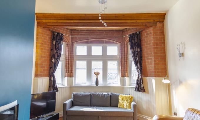 Whitefield Apartment | Pet-Friendly Two-Bed Apartment - Rated 10/10 by Guests