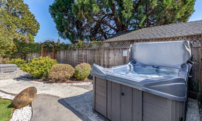 Aptos House | Oceanfront Aptos Retreat with Hot Tub & Spectacular Views