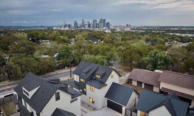 Riverside House | Luxury Austin House | Pool | Game Room | Near DT