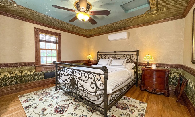Bayfield Apartment | Cozy Bayfield Apartment with Deck & Lake Superior Views