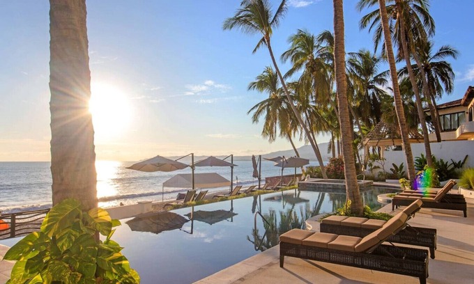 Bucerias Condo | Beachfront Condo Retreat in Heart of Bucerias - 10/10 Rated