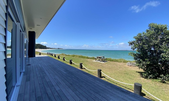 Rangiputa House | Family-Friendly Beachfront Retreat with Pool and Ocean Views