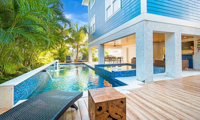 Bradenton Beach House | Unwind at Sea Forever: Oceanfront Spa & Private Pool