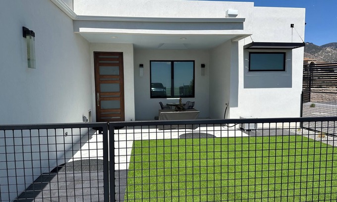 North Albuquerque Acres Apartment | Beachfront Casita with Ocean Views & Pet-Friendly Amenities