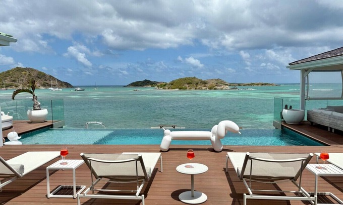 Cul de Sac Villa | Luxury beach villa, pool, canoe & gym