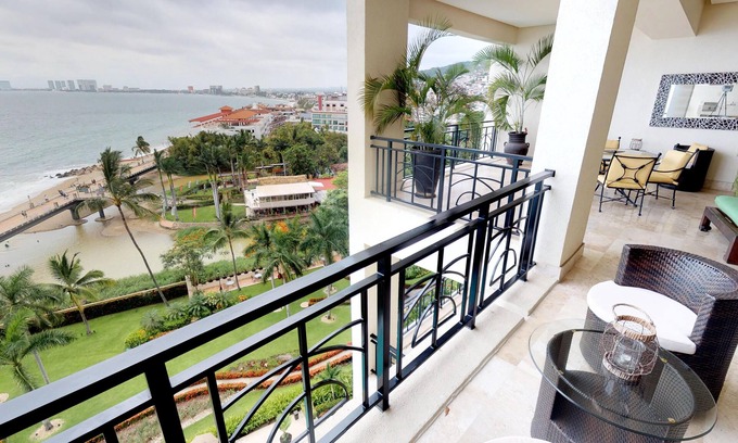 Emiliano Zapata Condo | Oceanfront 3BD Condo Near Los Muertos Beach, Rated 10/10