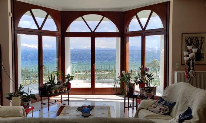 Rafina-Pikermi House | Seaside Apartment with Private Beach in Attika