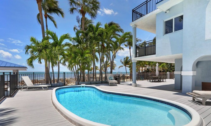 Lower Matecumbe Key House | Luxury beachfront home with pool in Islamorada