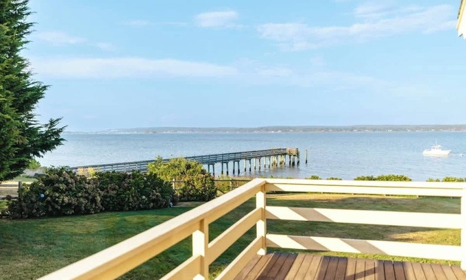 Portsmouth House | Experience The Mooring: Ocean Views & Relaxing Spa Retreat