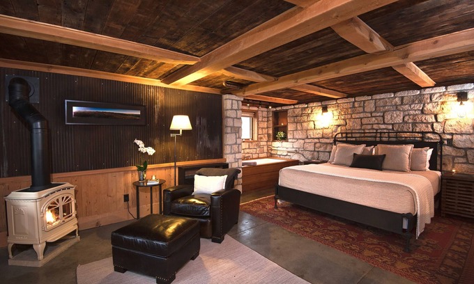Manhattan Apartment | Indulge in Our Bed & Bath Suite with Pool and Spa Access