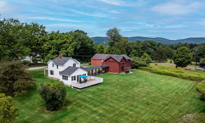 Richmond Villa | Family-Friendly Berkshires Retreat with Ocean View & Spa