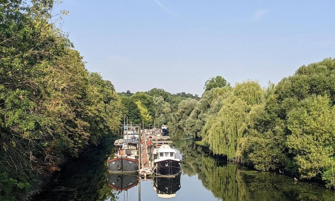 Draveil Boat Rental | Idyllic Boat Stay Near Paris for the Olympic Games