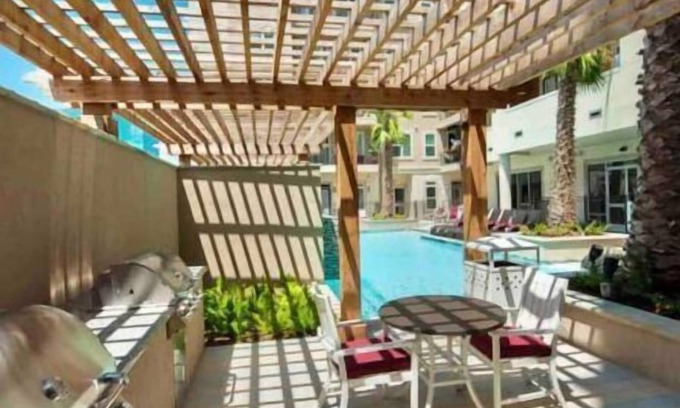 Houston Apartment | Stylish BOHO Retreat: 2BD/2Bath Near Galleria & Downtown