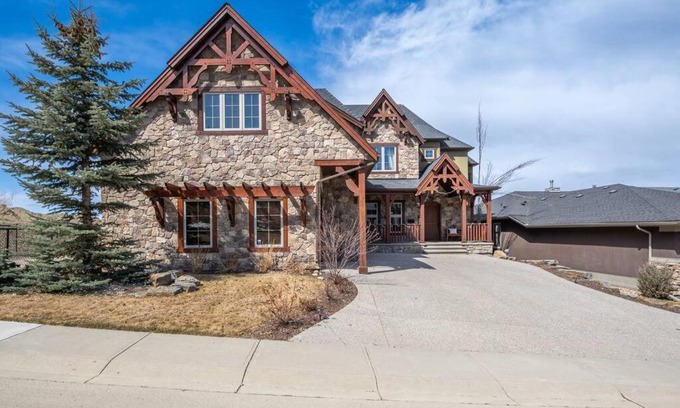 Calgary House | Explore Banff Pass: Pool Table & Steam Shower Retreat