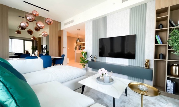 Downtown Dubai Apartment | Elegant Burj Royale with Breathtaking Khalifa & Fountain Views
